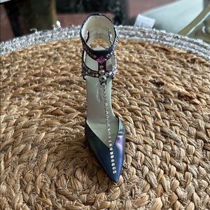 Just the Right Shoe - vintage mini collectable